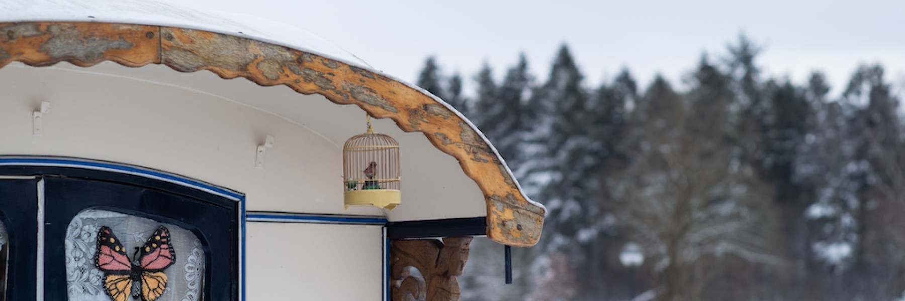 Woonwagen in de winter | Foto: Marjon Lukje