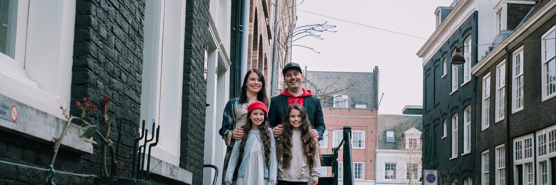 Gezin achter de weverij | Foto: Sheena Schouwink 