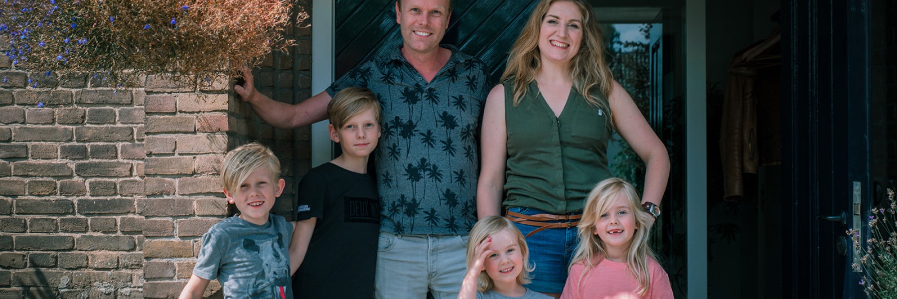 Freddi en Marian met hun 4 kinderen | Foto: Sheena Schouwink