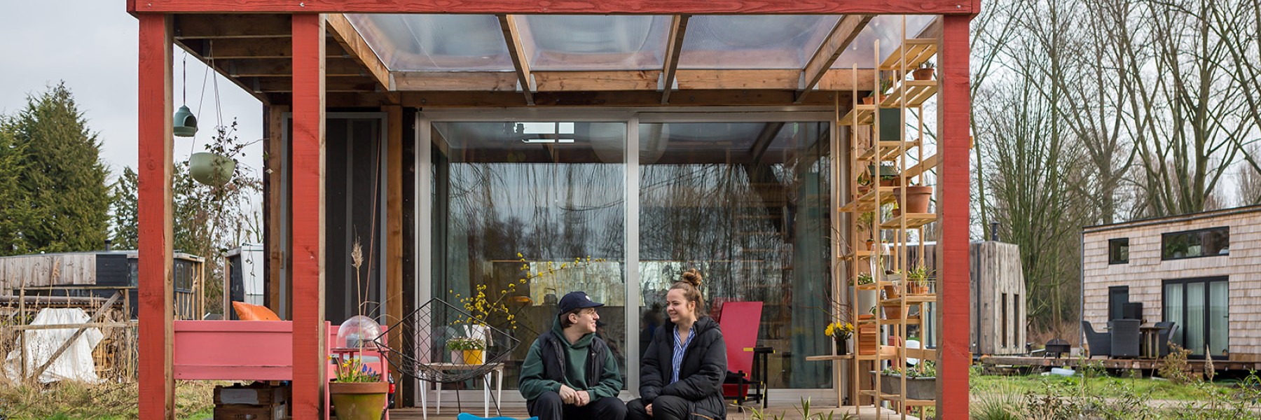 Zelf ontworpen tiny house in Rotterdam | Fotografie: Roos Eijmers