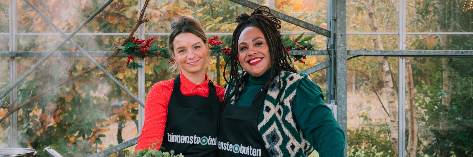 Onze chef-koks Rosah van Schendelen en Sharon de Miranda | Foto: Sheena Schouwink