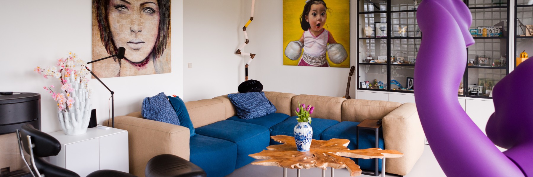 Vrolijke huis met kleur en humor - Foto: Roos Eijmers