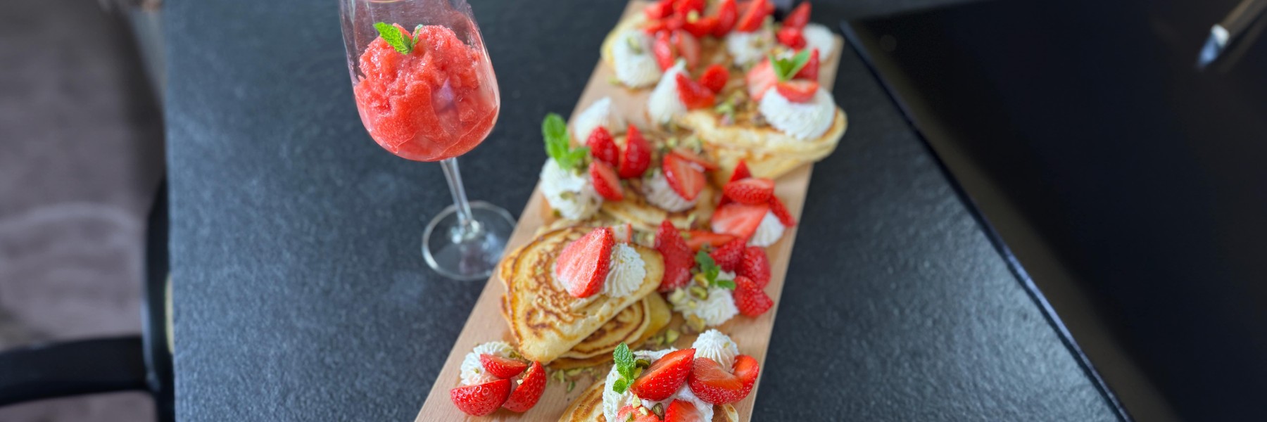 American pancakes met mascarpone en vers fruit