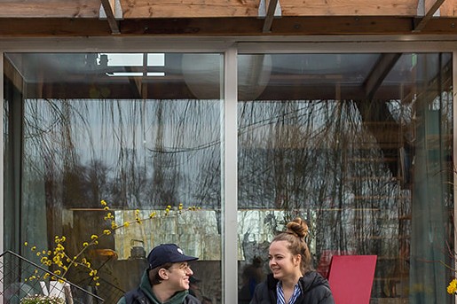 Zelf ontworpen tiny house in Rotterdam | Fotografie: Roos Eijmers