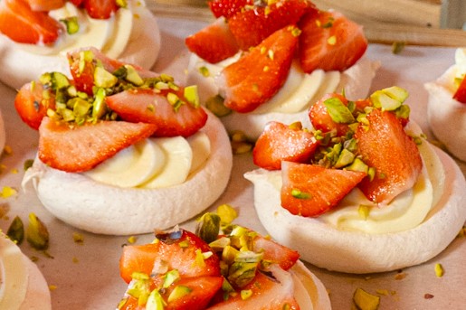 Mini pavlova met aardbei
