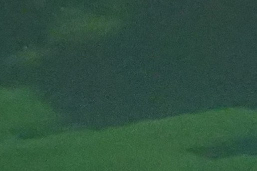 Marieke en haar man voor het Noorderlicht in Lapland in Zweden | Foto: Joey Tristan 