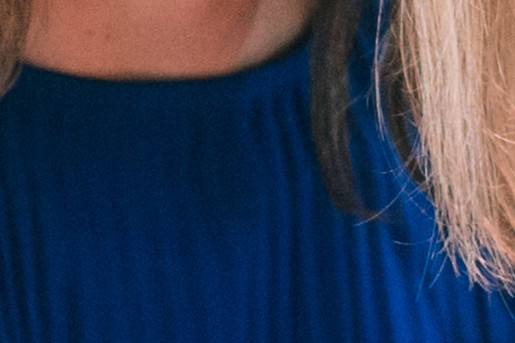 Duurzame lifestyle-expert Marieke Eyskoot verzorgt de tafel tijdens het feestdiner | Foto: Sheena Schouwink