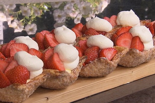 Aardbeienschelpen met slagroom (98)