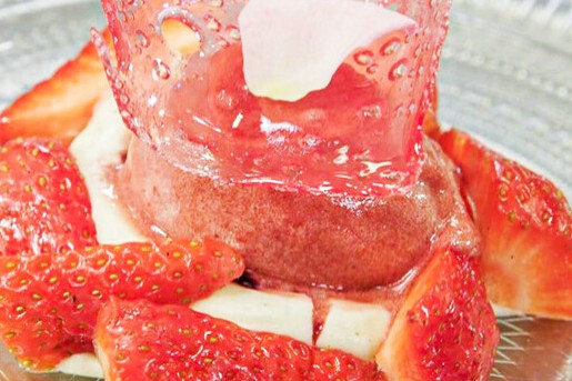 Crème Anglaise met aardbeien