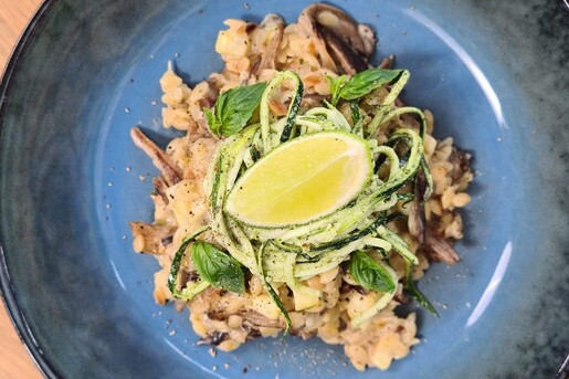 Orzo met oesterzwam en courgette