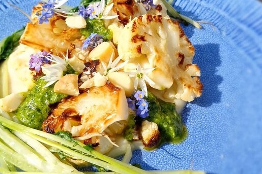 Gebakken bloemkool met pesto van raapstelen en munt