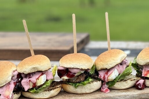 mini hamburgers met kip en morrelen