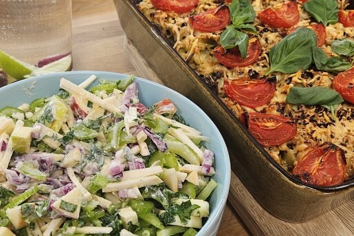 Snelle pastaschotel met blauwe kaas en paddenstoelen