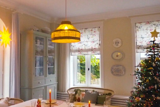 Kersthuis in Engelse kerstfeest