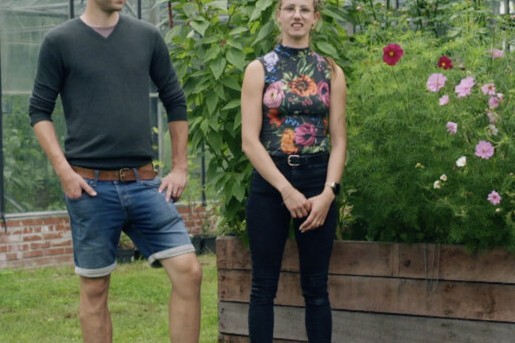 Amber bij de moestuin