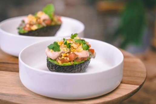 Gevulde avocado met frisse salsa recept
