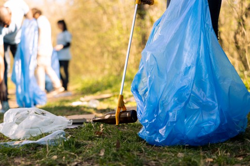 Op World Cleanup Day kan je prima afval opruimen met een groep | Foto: AdobeStock