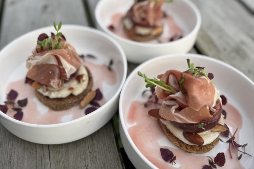 Gepocheerde vijg met ratafia en gorgonzola