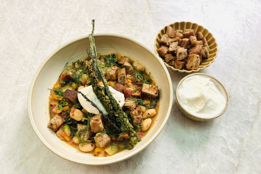 Italiaanse soep met bonen en chili croutons