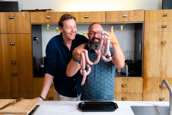 Duitse curryworst met zuurkool en currysaus | Lekkere Track