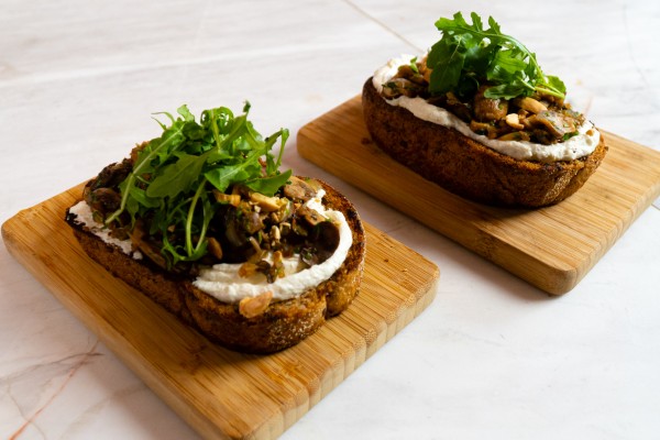 Vers gebakken zuurdesem toast | Lekkere track