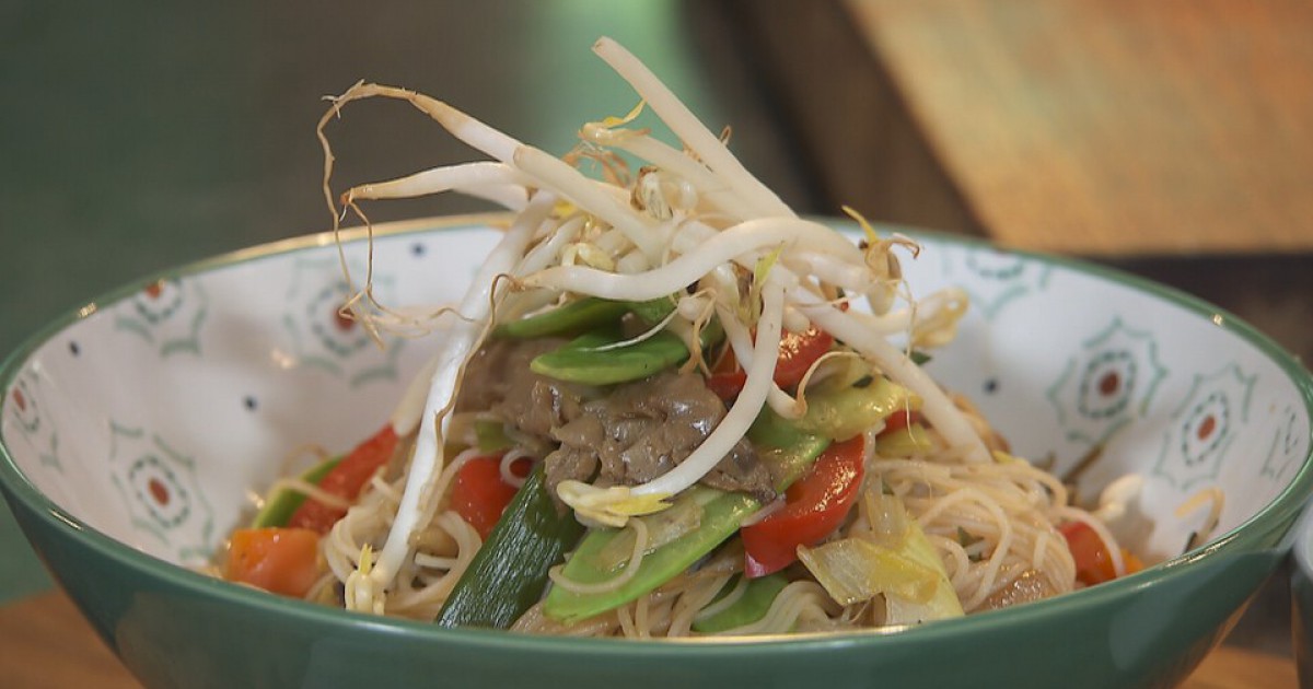 Rijstnoedelsalade met tempura gamba's | BinnensteBuiten