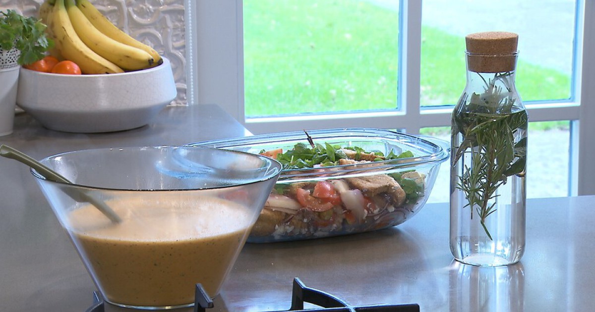 Italiaanse broodsalade met paprikasoep | BinnensteBuiten