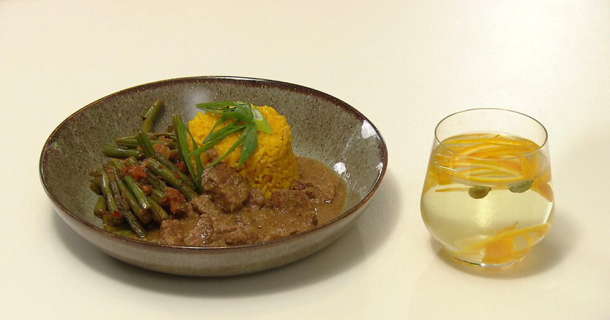 Rendang met boemboe en pittige sperziebonen | BinnensteBuiten