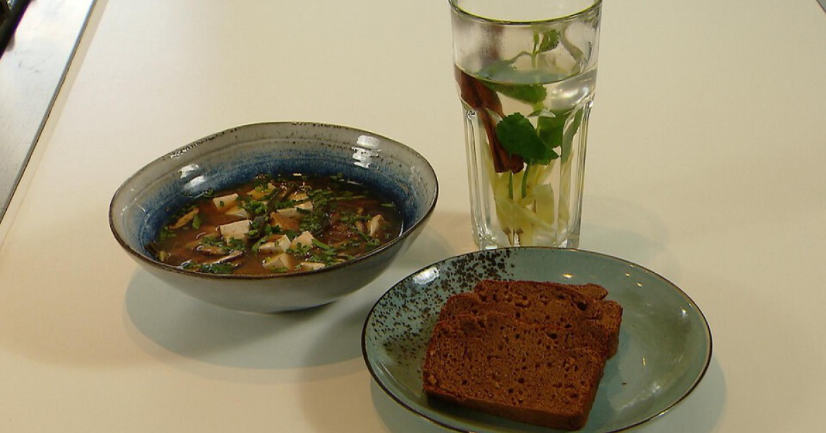 Miso soep met kombu en pindakaasbrood | BinnensteBuiten