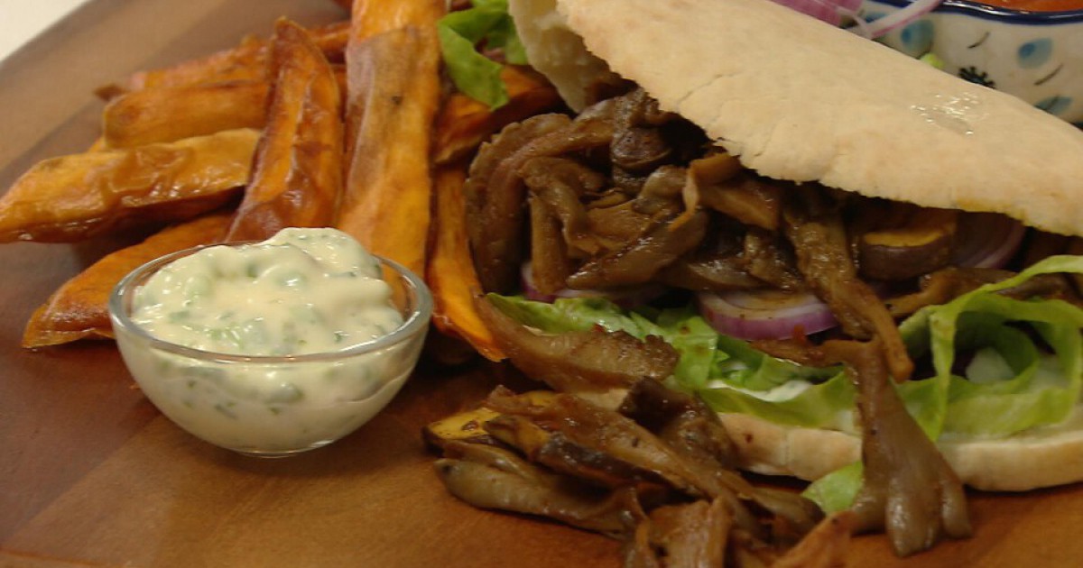 Broodje shoarma van champignons en zoete aardappelfrietjes BinnensteBuiten