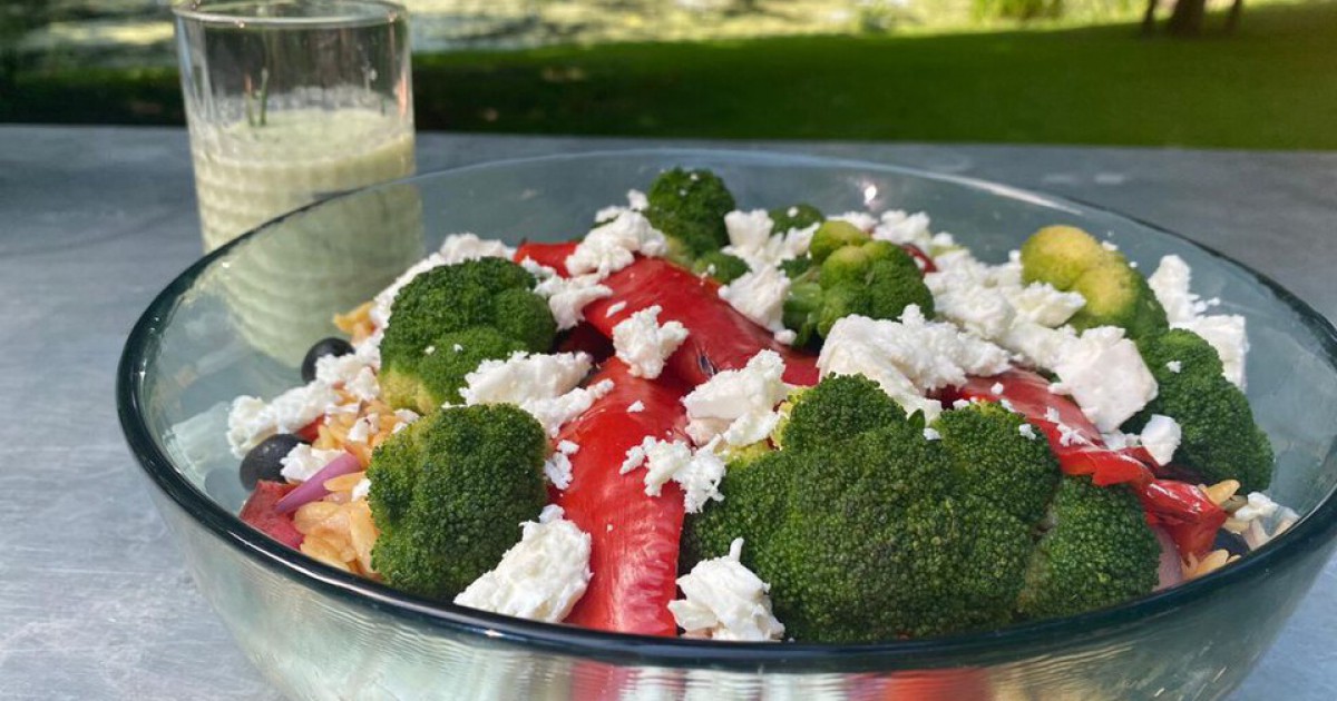 Orzo met broccoli, feta en gegrilde paprika | BinnensteBuiten