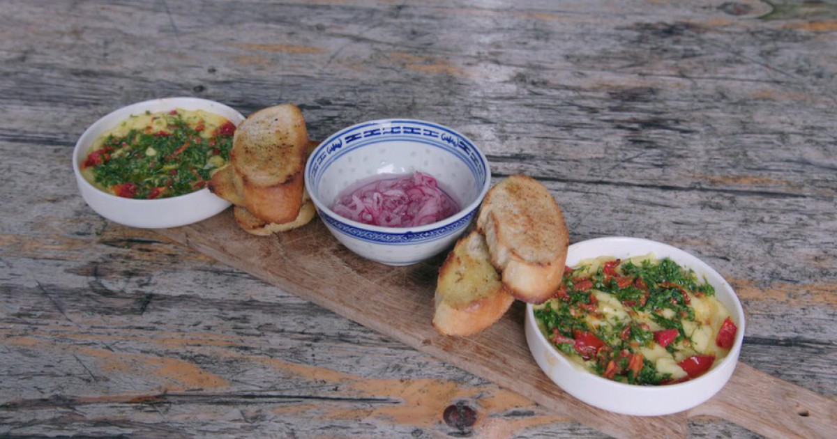 Bruschetta's met emmentaler en een pittige salsa | BinnensteBuiten