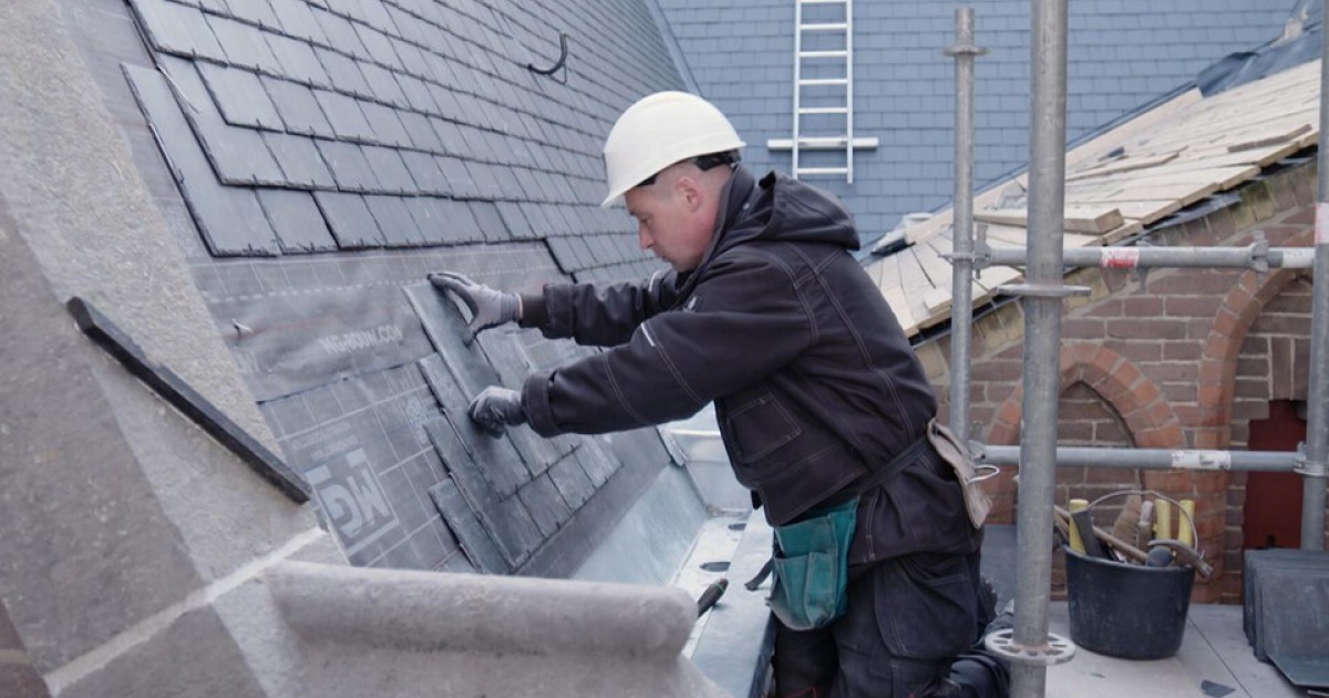 Het dak op met leidekker Lennart | BinnensteBuiten