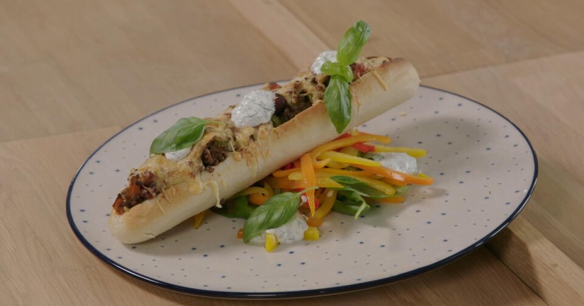 Stokbrood met vegagehakt en paprikasalade | BinnensteBuiten