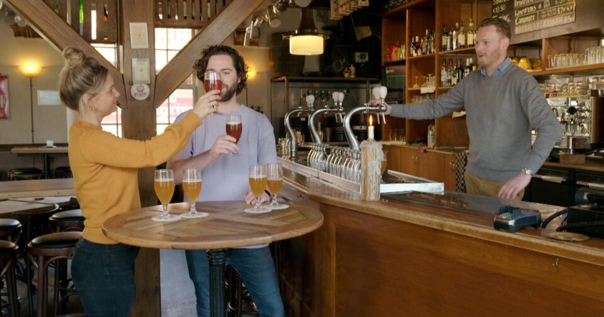 Rosah van Schendelen bezoekt een stadsbrouwerij in Rotterdam BinnensteBuiten Rosah van Schendelen bezoekt een stadsbrouwerij in Rotterdam BinnensteBuiten