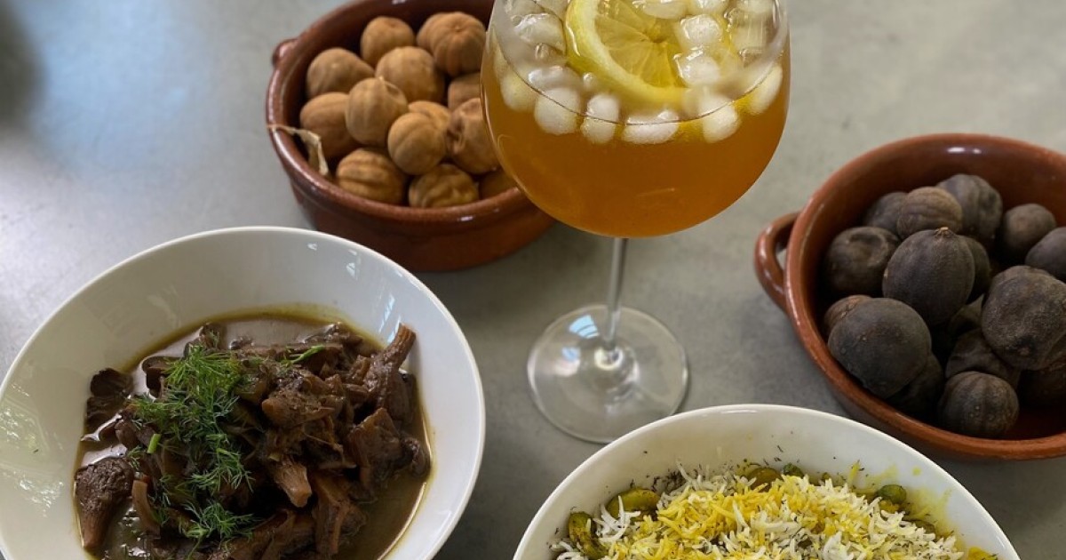 Irakese gestoomde rijst met flatbread, tuinbonen en limoen limonade | BinnensteBuiten