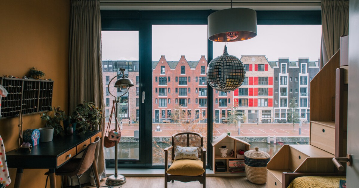 Excentrieke etagewoning in de Houthavens in Amsterdam | BinnensteBuiten