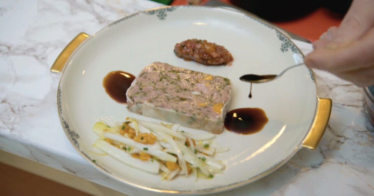 Boerenkoolpaté met frisse salade en zoet-zuur van ui en mango | BinnensteBuiten