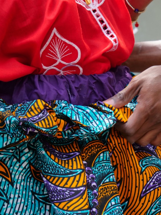 Andy zorgt er voor dat de koto helemaal goed zit|  Fotografie: Mirjam Michielsen