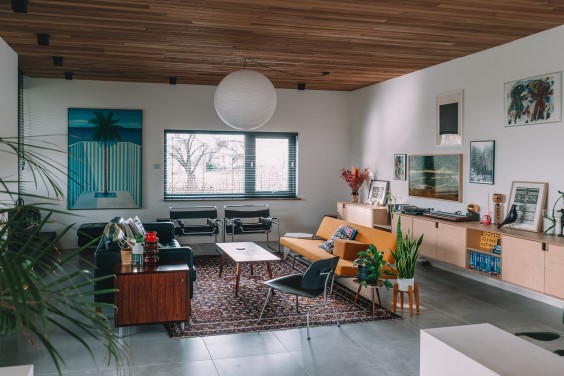 - De verlaagde woonkamer is een typisch kenmerk uit de seventies. | Foto: Sheena Schouwink