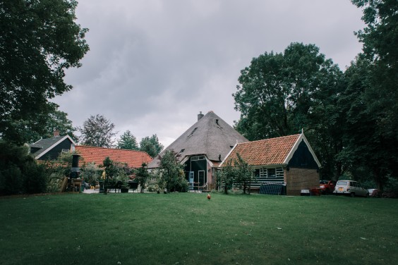 De boerderij in Twisk is voor dit gezin een droom die uitkomt | Foto: Sheena Schouwink