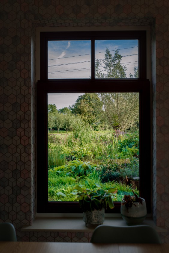 Uitzicht vanuit het zelfvoorzienende huis | Foto: Sheena Schouwink