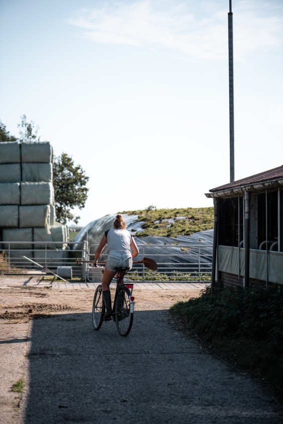 Op de boerderij van Welmoed en Regina | Foto: Marjon Lukje