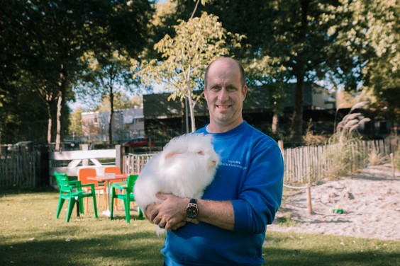 De knuffelkonijnen | Fotografie: Sheena Schouwink