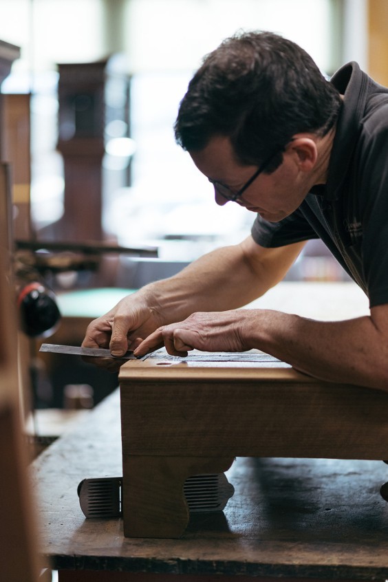 Antiek restaurateurs Wilp | Fotografie: Marjon Lukje