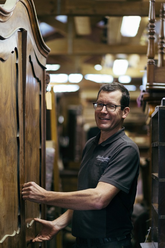 Antiek restaurateurs Wilp | Fotografie: Marjon Lukje