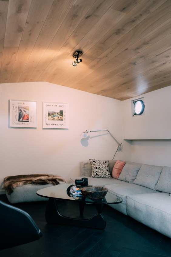 Strakke woonboot Amsterdam interieur | Fotografie: Sheena Schouwink