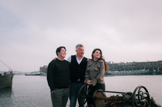 Strakke woonboot Amsterdam | Fotografie: Sheena Schouwink