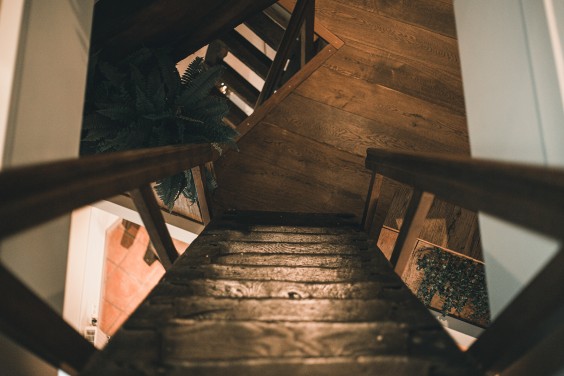 Annamarie pakt elk jaar uit met de kerstversiering. | Fotografie: Roos Eijmers 