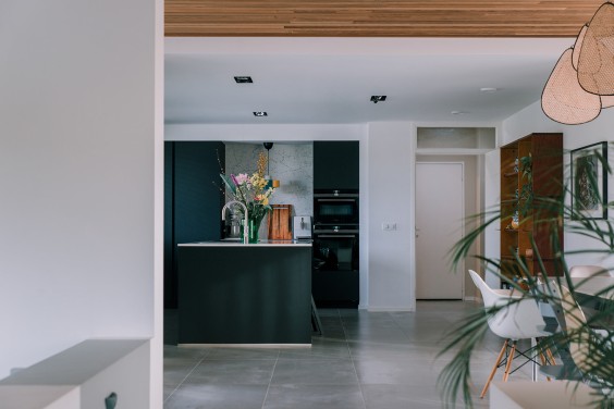 Kindvriendelijke familie 70's bungalow met kleur in Eindhoven | Foto: Sheena Schouwink